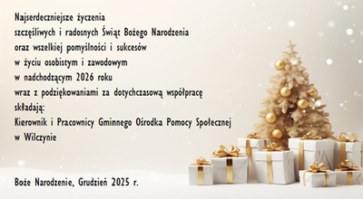 Życzenia świąteczne choinka z bombkami pod nią świąteczne prezenty