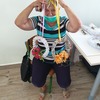Uczestniczka zajęć prezentująca swoją pracę