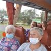 Uczestnicy wycieczki w autokarze