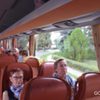 Uczestnicy wycieczki w autokarze